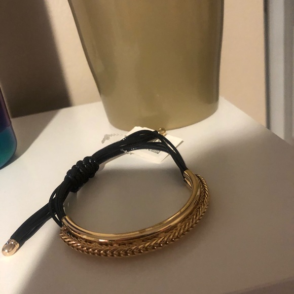Brand New • Men’s Bracelet Black & Gold - Picture 1 of 4
